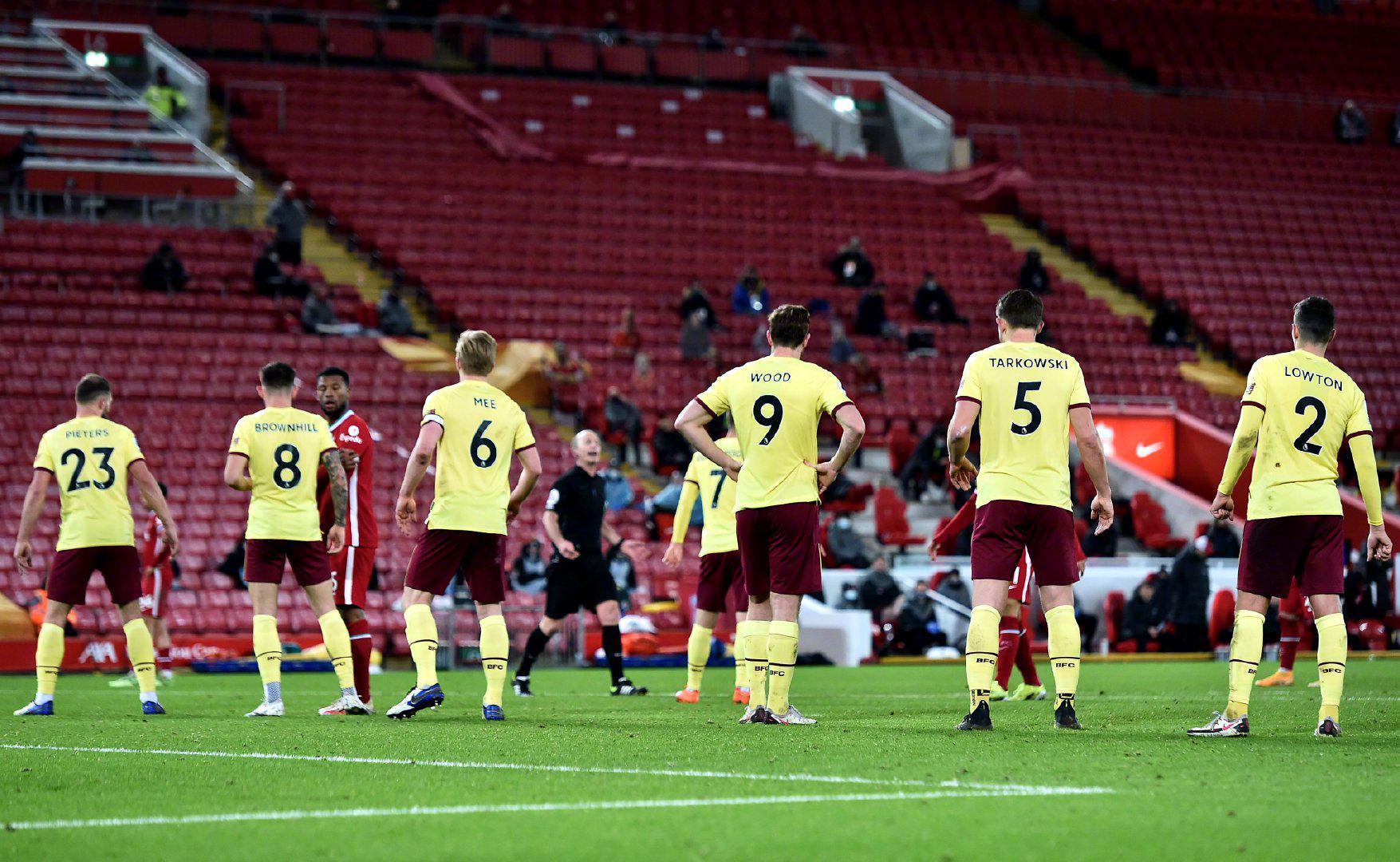 多地靠近禁 多地靠近禁